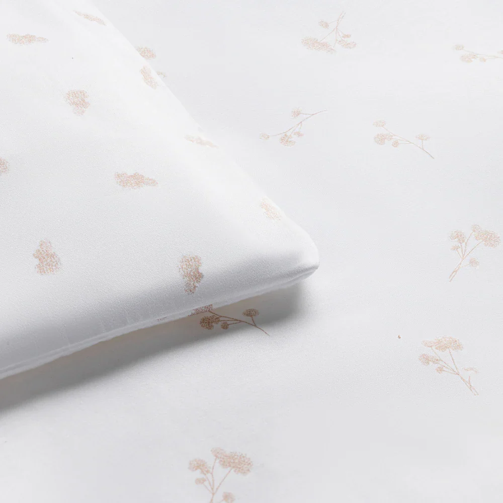Domani Home 3 Piece Crib Set in Pouch in Flora - Image 4