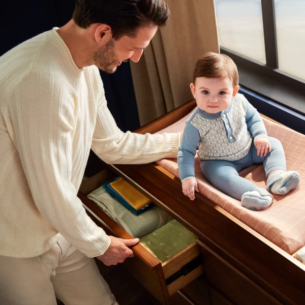 Maxi Cosi Embraced Forms Changing Tray - Image 2