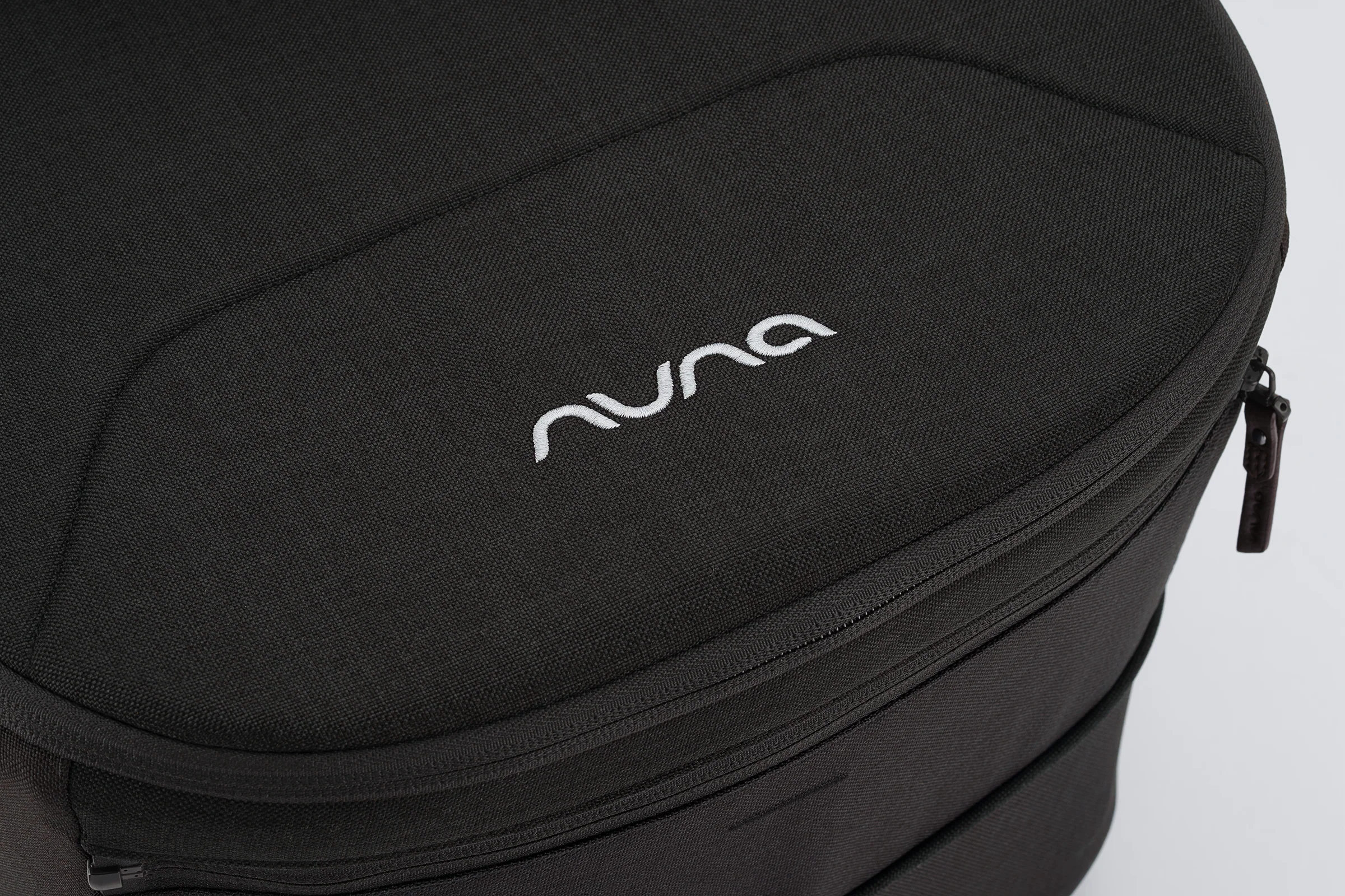 Nuna MIXX Series Bassinet + Stand in Caviar - Image 8