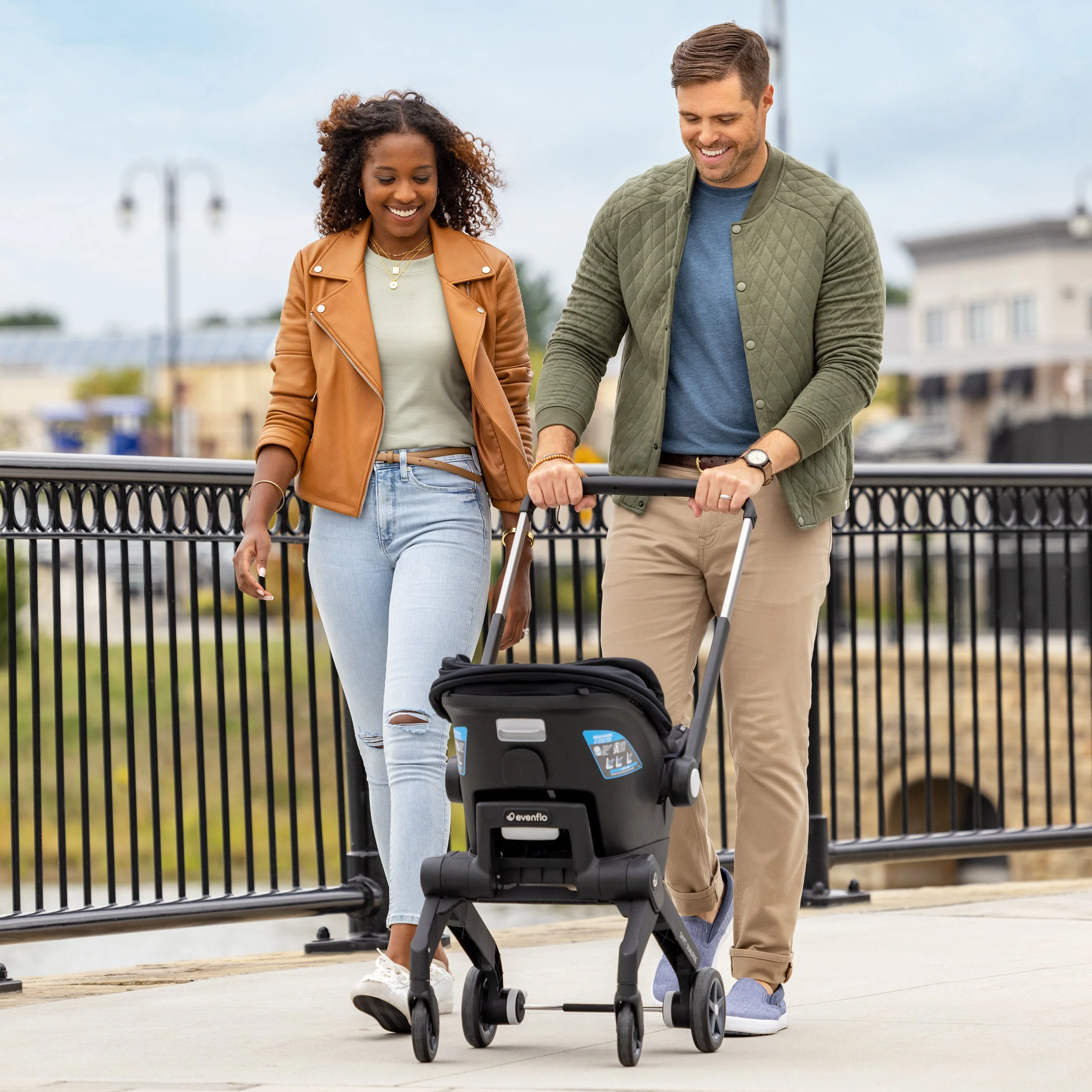 Evenflo Shyft DualRide Infant Car Seat Stroller Combo with Carryall Storage - Image 9